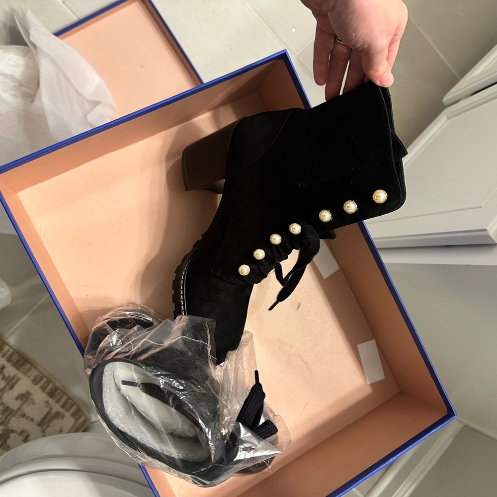 Size 39 Stuart Weitzman Black Lace-Up Boots with Pearls NEVER WORN - Picture 2 of 7